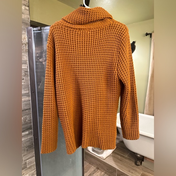 Sweater - Picture 2 of 3